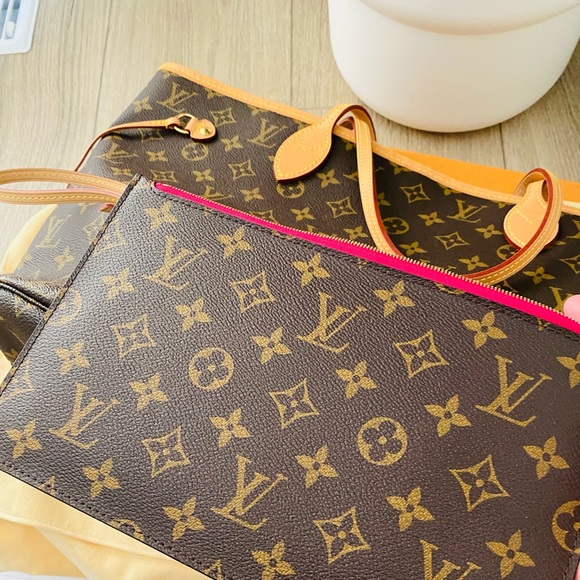 SOLD on EMT Louis Vuitton Neverfull MM - Picture 10 of 11